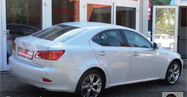 Left hand drive LEXUS IS 220 2.2 D SPORTLINE